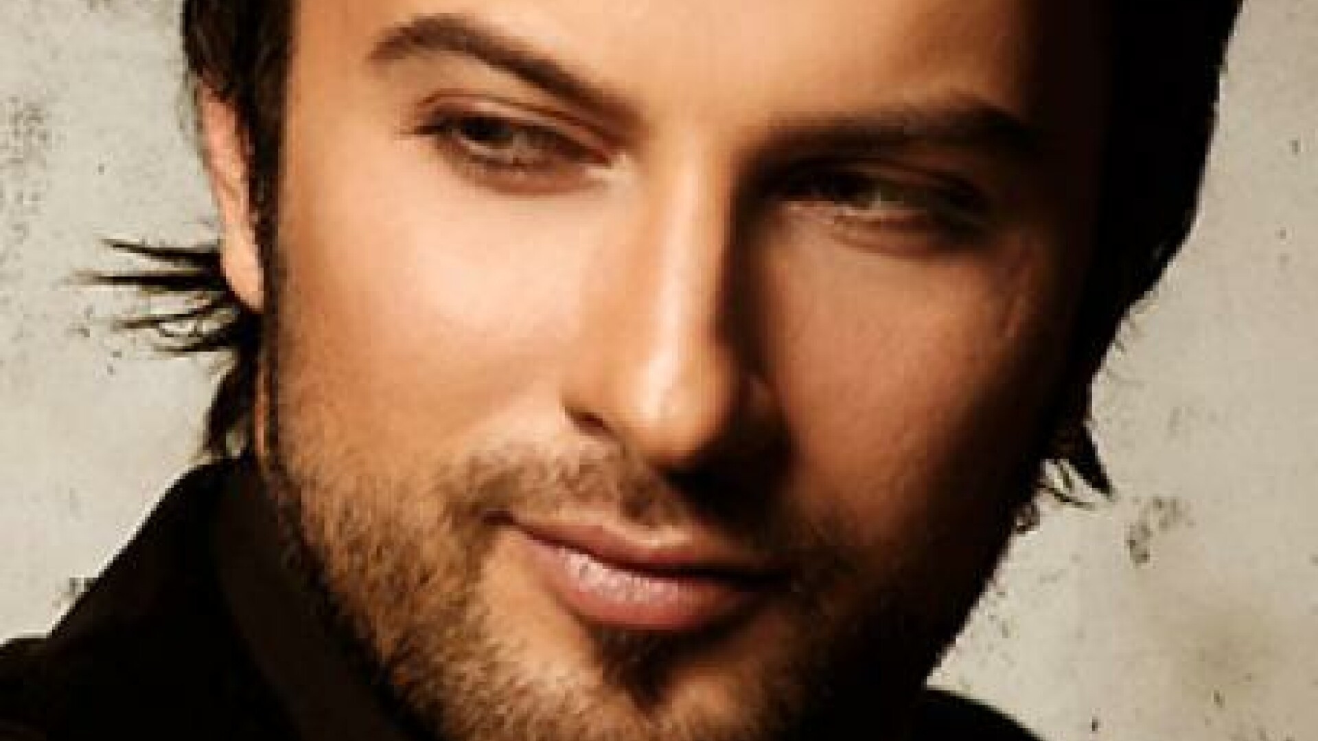 Tarkan, retinut de politia din Turcia in urma unui raid antidrog