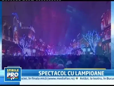 Festivalul Lampioanelor i-a scos pe chinezi in strada!