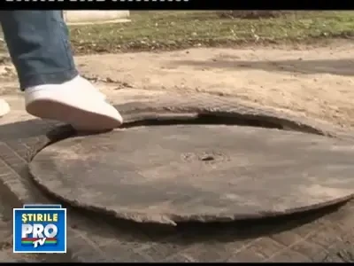 La un pas de moarte, dupa ce a cazut intr-un canal descoperit!