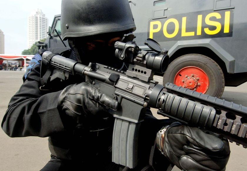 Proteste violente in fata Parlamentului din Jakarta