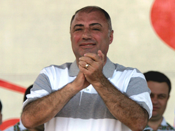 Primarul Craiovei, arestat pentru coruptie, a fost suspendat din functie!