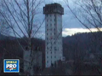 Cladire facuta praf si pulbere in mai putin de 1 minut!