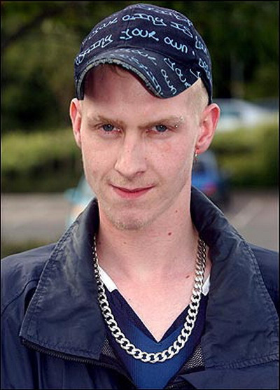 8 copii, cu 8 femei diferite, la 24 de ani ! Nu vrea sa stie de ei