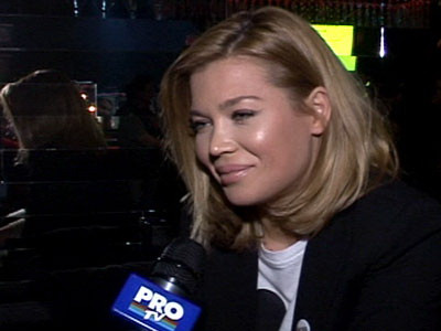 O blonda la 30 de ani! La multi ani, Gina Pistol!