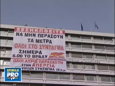 300 de sindicalisti au luat cu asalt Ministerul Finantelor din Grecia