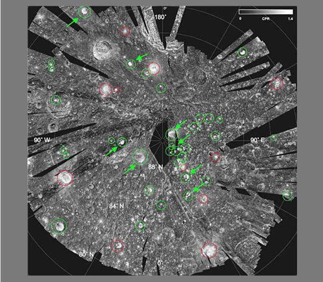 Milioane de tone de apa inghetata, descoperite la polul nordic al lunii