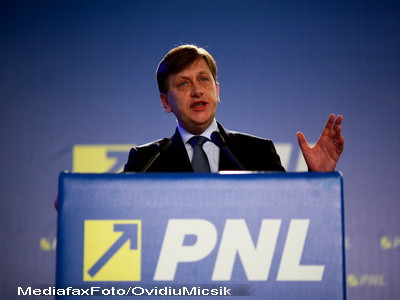 Pe 27 octombrie se va decide soarta cabinetului Boc: votarea motiunii