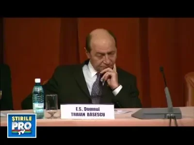 Traian Basescu a adormit in timp ce Oprea tinea un discurs