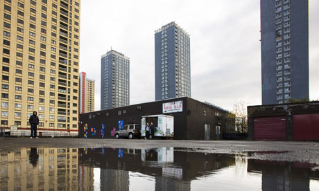 Tripla sinucidere a unor imigranti. Au sarit de pe o cladire