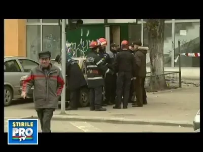 Femeie grav ranita, dupa ce tencuiala de pe un bloc s-a prabusit peste ea