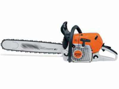 Un barbat care a fost dat afara din restaurant s-a intors cu o drujba. Ce a urmat