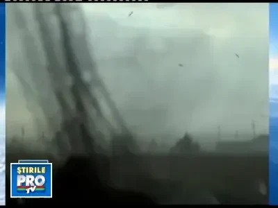 Au crezut ca vine sfarsitul lumii! O tornada a distrus totul in cale! VIDEO