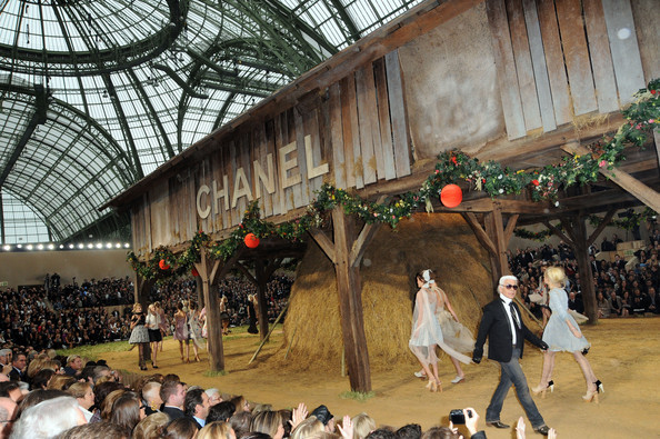 Blanurile sintetice si mantourile, must-have-ul sezonului rece 2011