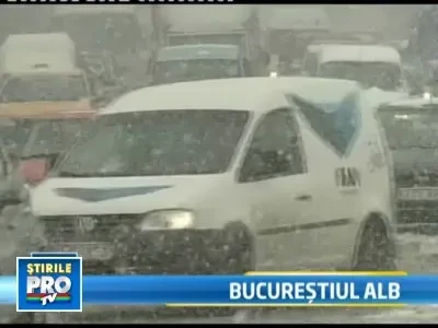 Ninge fara incetare! Exasperare, aglomeratie in trafic si drumuri blocate