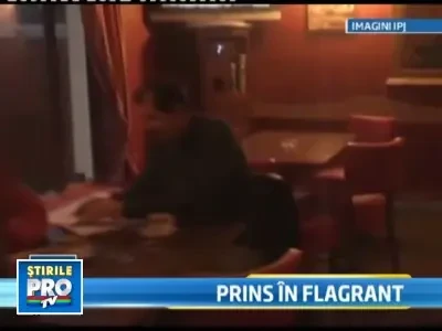 Un profesor din Bistrita cerea 500 de euro pentru a elibera acte gratuite