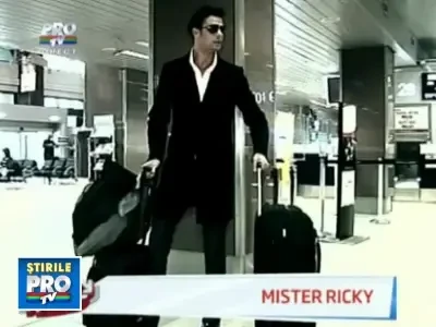 Ricky a plecat la Mister World cu 80 de kilograme de haine!