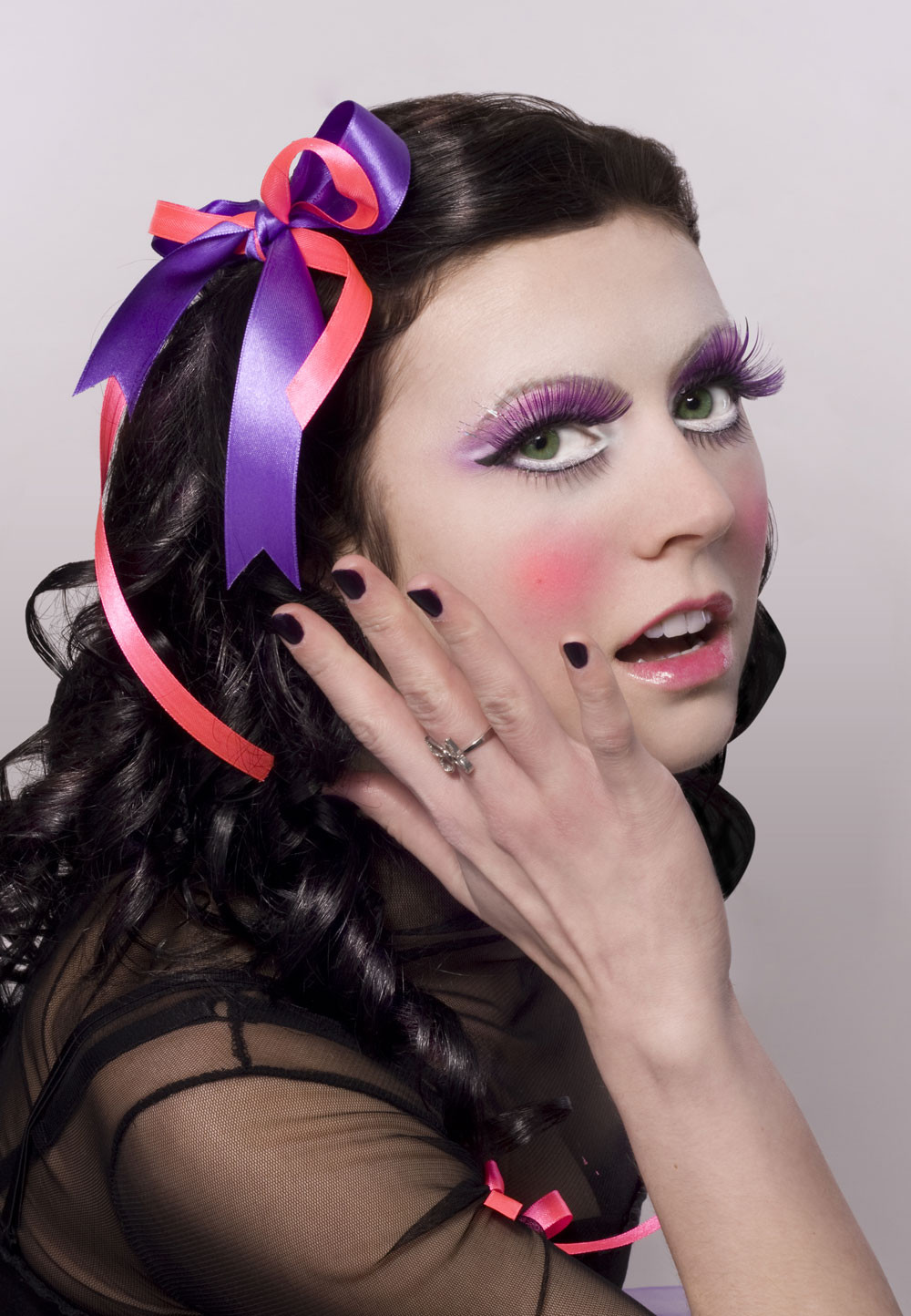 De Revelion trebuie sa fii perfecta! Afla ce machiaj si coafura sa alegi