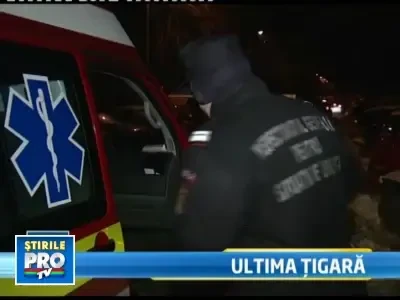 Moarte stupida! A vrut sa iasa pe balcon sa fumeze, dar a cazut in gol