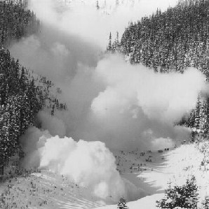 Atentie turisti! Risc crescut de avalansa in Masivul Retezat si Masivul Parang