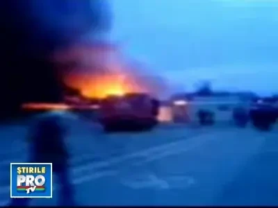 S-a dezlantuit iadul la Sibiu! Un incendiu a facut scrum 50 de chioscuri