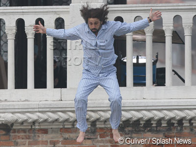 Vanessa Paradis, excesiv de protectoare! Depp are interzis la cascadorii