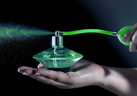 "INTERZIS cu parfum la scoala!" O profesoara e alergica la mirosuri!