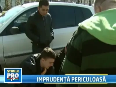 Lovit de un taximetru, a zacut minute in sir pe caldaram asteptand medicii