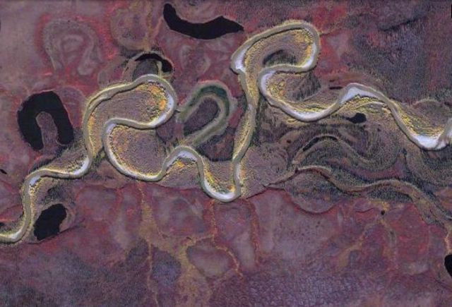 Top 10 cele mai neobisnuite locuri de pe Terra vazute din satelit. FOTO