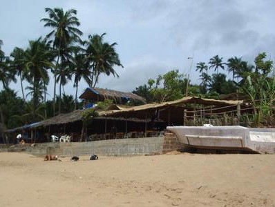 Goliciunea interzisa in India! Paradisul nudistilor, transformat in cosmar!