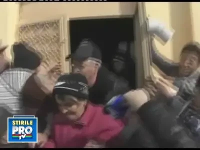 Paruiala si imbranceala pentru haine! S-au "bagat" ajutoare din Germania!