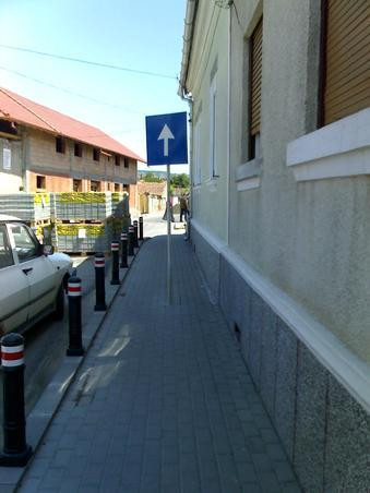 Strazile din centrul Sibiului, semnalizate mai nou in stil britanic