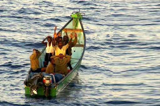 Din greseala, piratii somalezi au atacat o nava de razboi olandeza