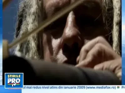 SPECTACULOS! Si-a facut casa din 6 milioane de sticle!