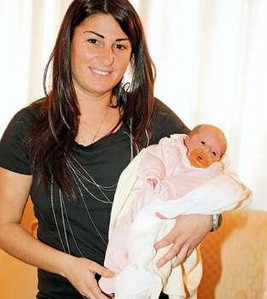 Are doar 29 de ani si este deja ... bunica!