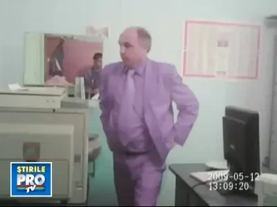 Primarul care-si "mangaie" un angajat cu pumni. VIDEO