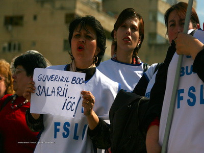 Saptamana Patimilor: 4.000 de profesori sunt in strada la Buzau