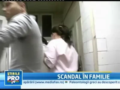 Si-a batut mama si fratele vitreg pana i-a bagat in spital
