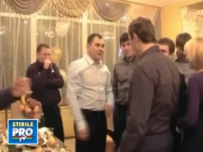 Ruleta mortii! S-a impuscat in cap la nunta!