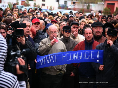 Sindicalistii din invatamant intra in greva generala joi, 22 aprilie!