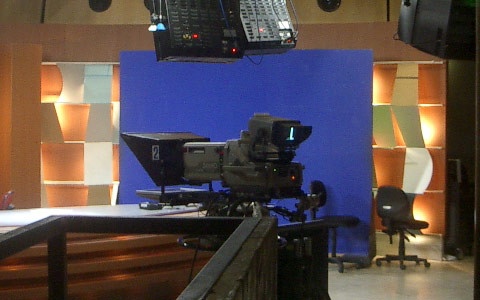 Ghinion in DIRECT! A cazut de pe scaun in timp ce prezenta o stire!