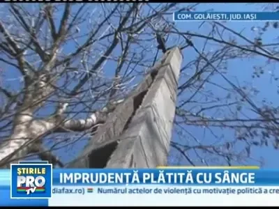 Era sa moara electrocutat incercand sa schimbe becul unui stalp!