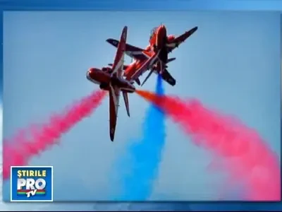 Imagini INCREDIBILE! Doua avioane s-au ciocnit in aer!