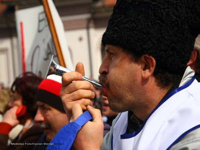 FSLI: Aproape 2.000 de demisii si concedii fara plata in educatie. Record!