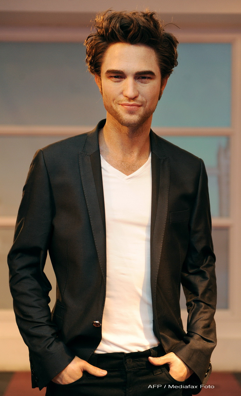 Paranoia l-a lovit pe Robert Pattinson. Nu mai are prieteni