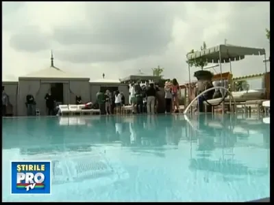 Lasati-va sedusi de ingerasii Victoria's Secret si costumasele lor de baie