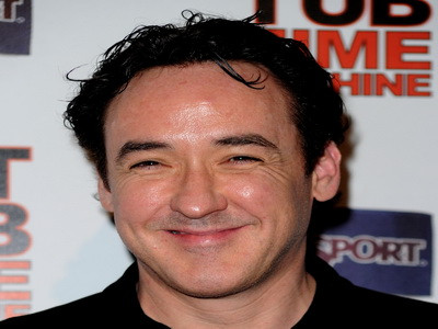 Actorul John Cusack revine pe ecrane cu o comedie de exceptie!