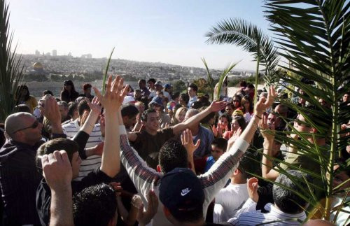 Vezi imagini de la procesiunile religioase de la Ierusalim si Vatican