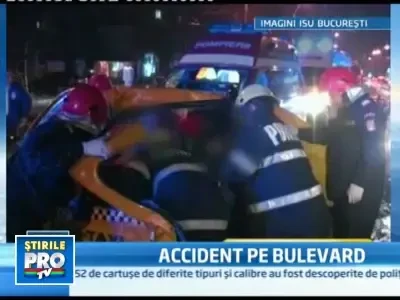 Cascadorie nedorita! Au ajuns cu rotile in sus dupa ce s-au ciocnit violent