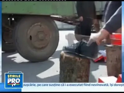 Taiatul adidasilor cu toporul. La Arad