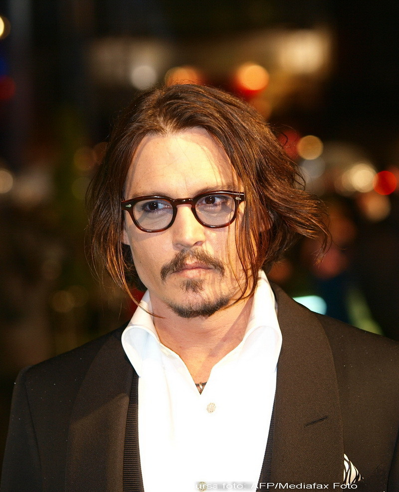 Ultimul boem? Johnny Depp nu are telefon mobil!
